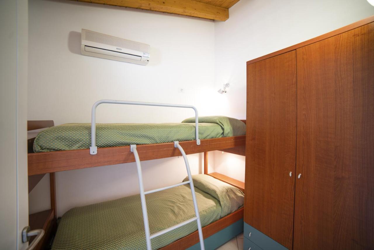 Residence Molino - Holiday Apartments Манерба-дель-Гарда Экстерьер фото