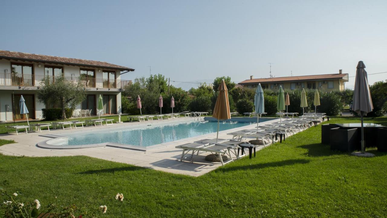 Residence Molino - Holiday Apartments Манерба-дель-Гарда Экстерьер фото