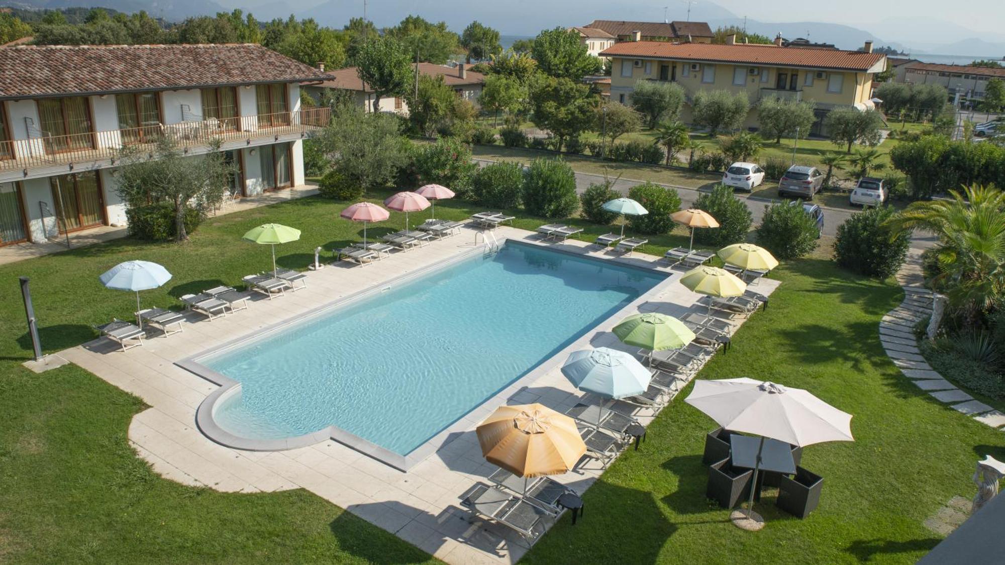 Residence Molino - Holiday Apartments Манерба-дель-Гарда Экстерьер фото