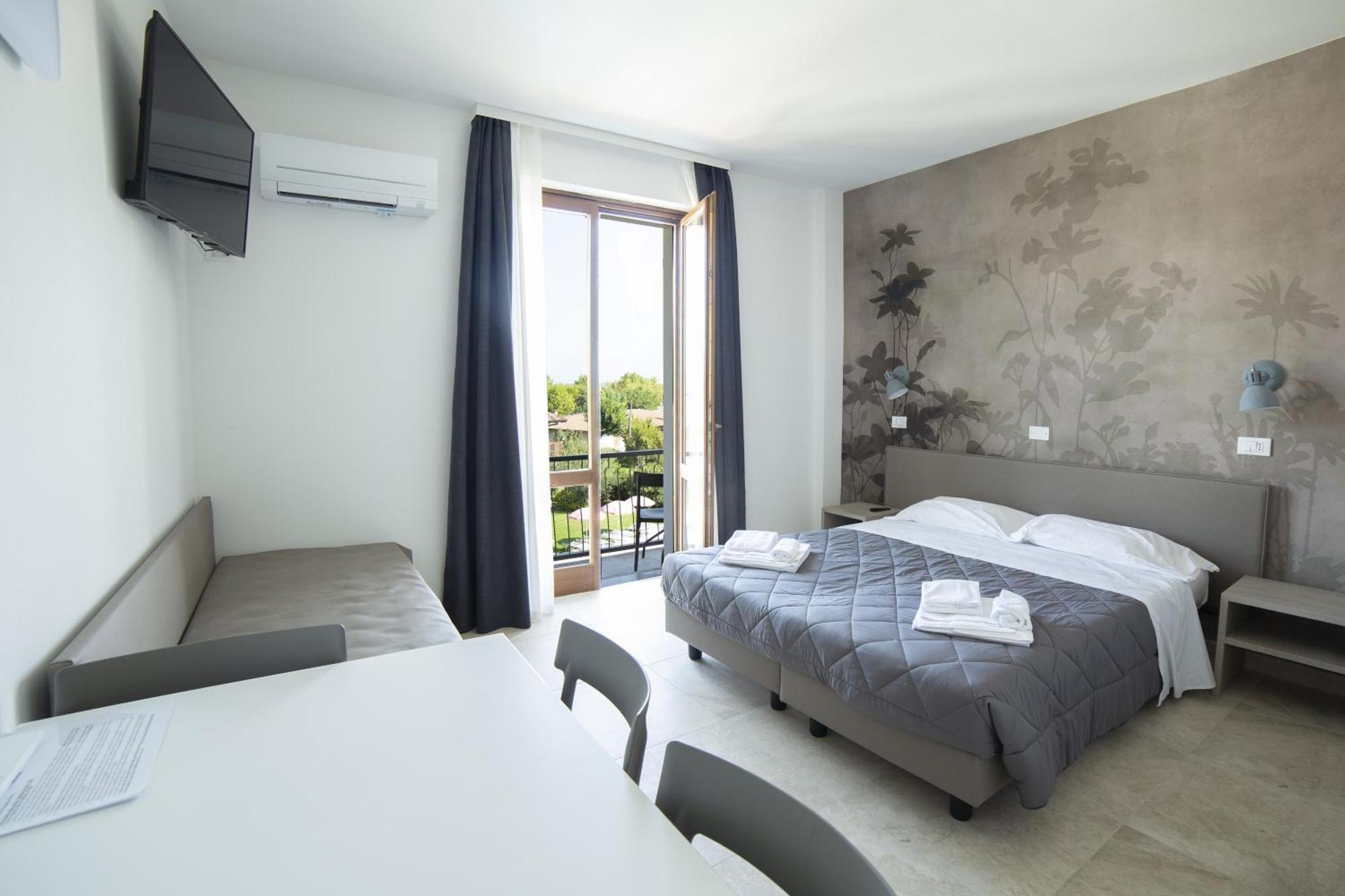 Residence Molino - Holiday Apartments Манерба-дель-Гарда Экстерьер фото