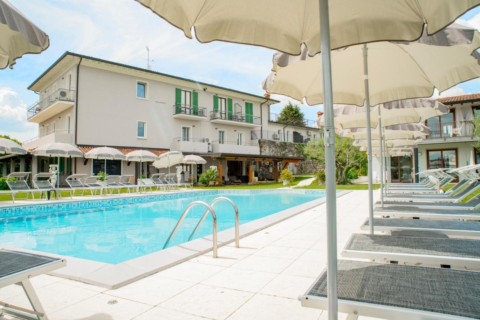 Residence Molino - Holiday Apartments Манерба-дель-Гарда Экстерьер фото