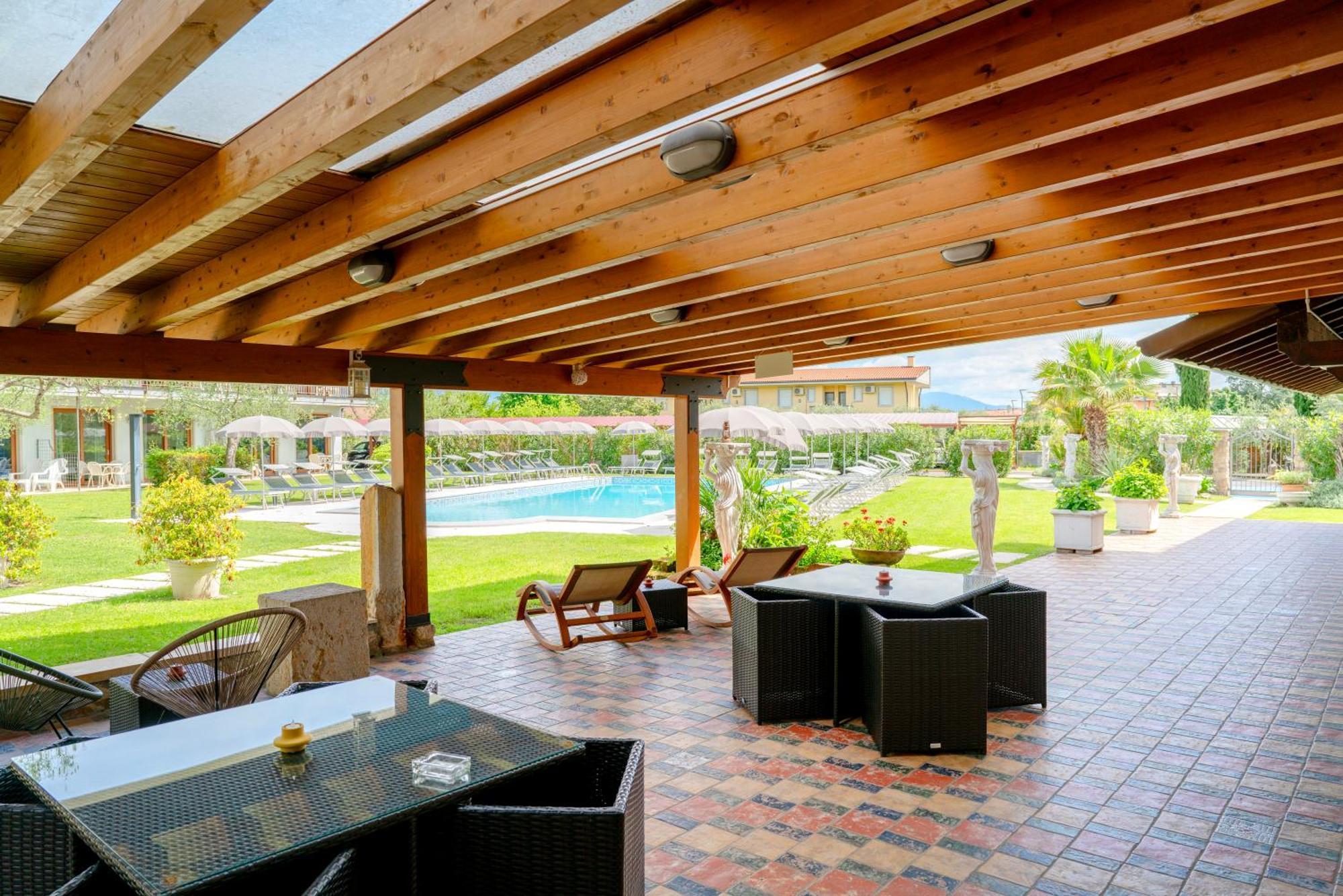Residence Molino - Holiday Apartments Манерба-дель-Гарда Экстерьер фото