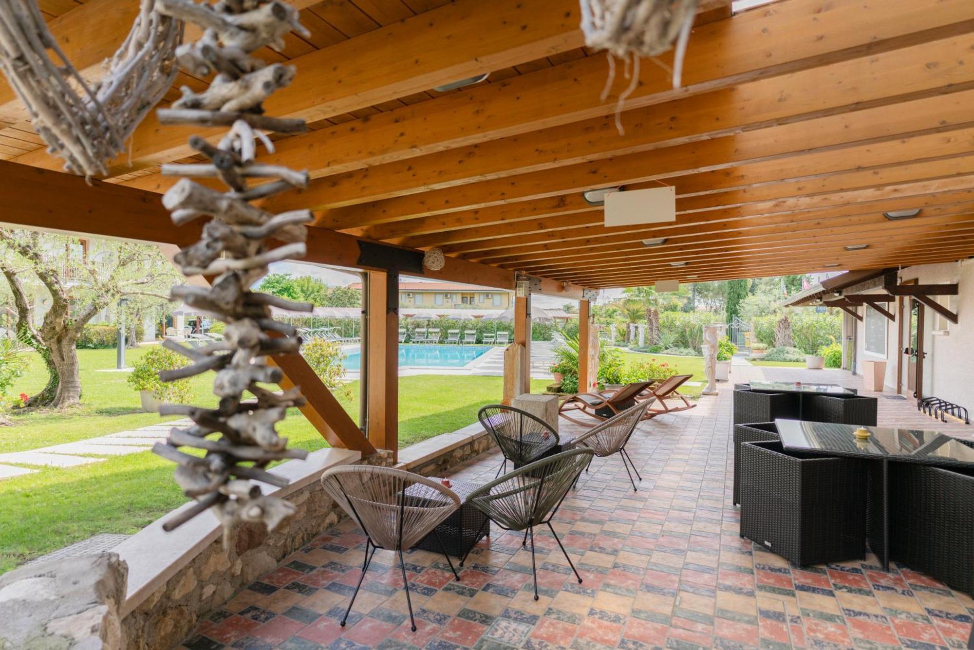 Residence Molino - Holiday Apartments Манерба-дель-Гарда Экстерьер фото